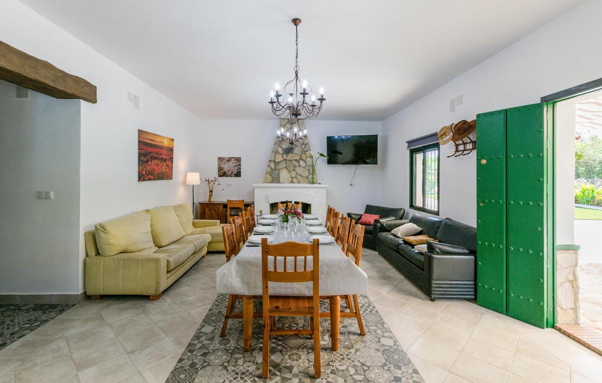 6 Bedroom Amazing Home In La Puebla De Los Infan Ла-Пуэбла-де-лос-Инфантес Экстерьер фото